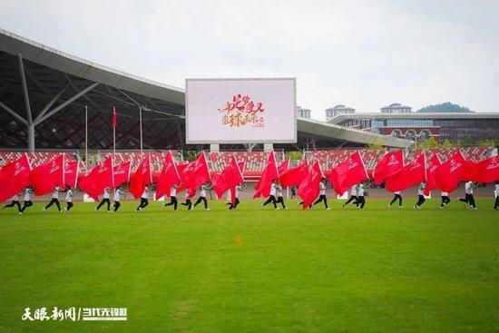 一天，小僵尸云凡不知不觉离开了僵尸步队迷掉在树林中，而此时紧随的女鬼幽兰为了掠取小云凡故设圈套，却被羽士家族的曲子奕与曲子童碰到，他们击败幽兰救下了小云凡，交给父亲曲震英措置。尔后几天，小镇内平易近众接连遇害，人心惶惑，当地年夜帅叶辰也介入到此事中，叶年夜帅和曲震英联手对于女鬼幽兰，不意女鬼却操纵小僵尸云凡逃脱，与此同时云凡的僵尸怙恃也在寻觅云凡，他们一路跟随云凡的气味，在关头时刻，诛杀了幽兰，救出云凡……